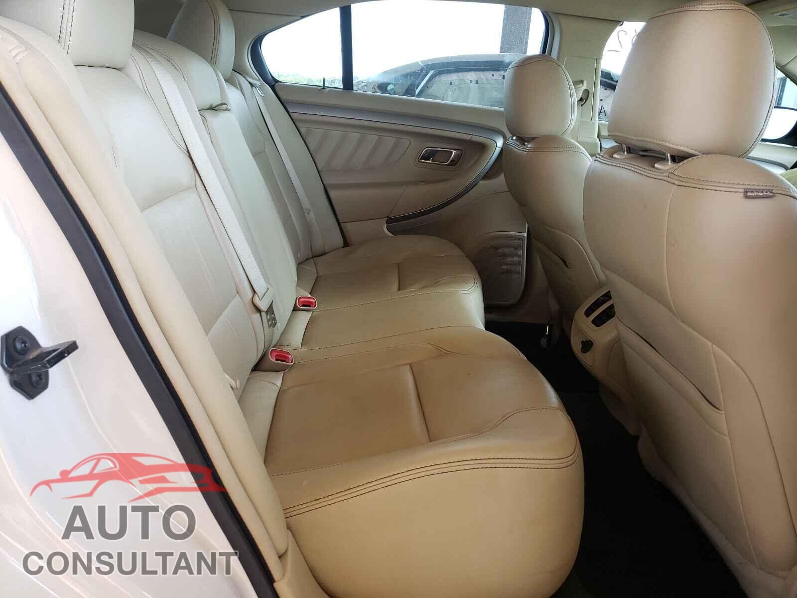 FORD TAURUS 2017 - 1FAHP2E86HG122203