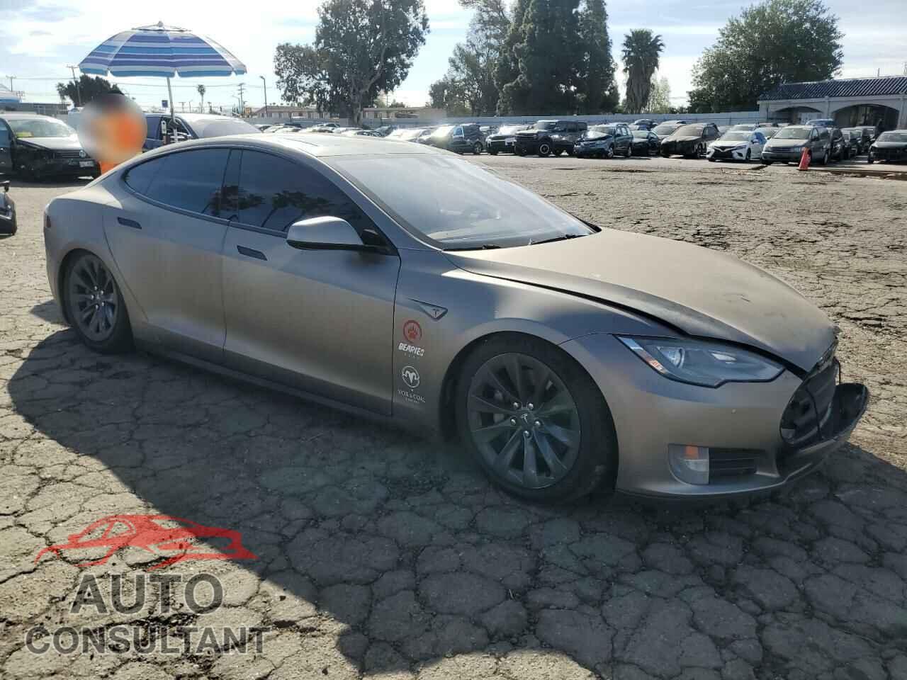 TESLA MODEL S 2014 - 5YJSA1H19EFP55892