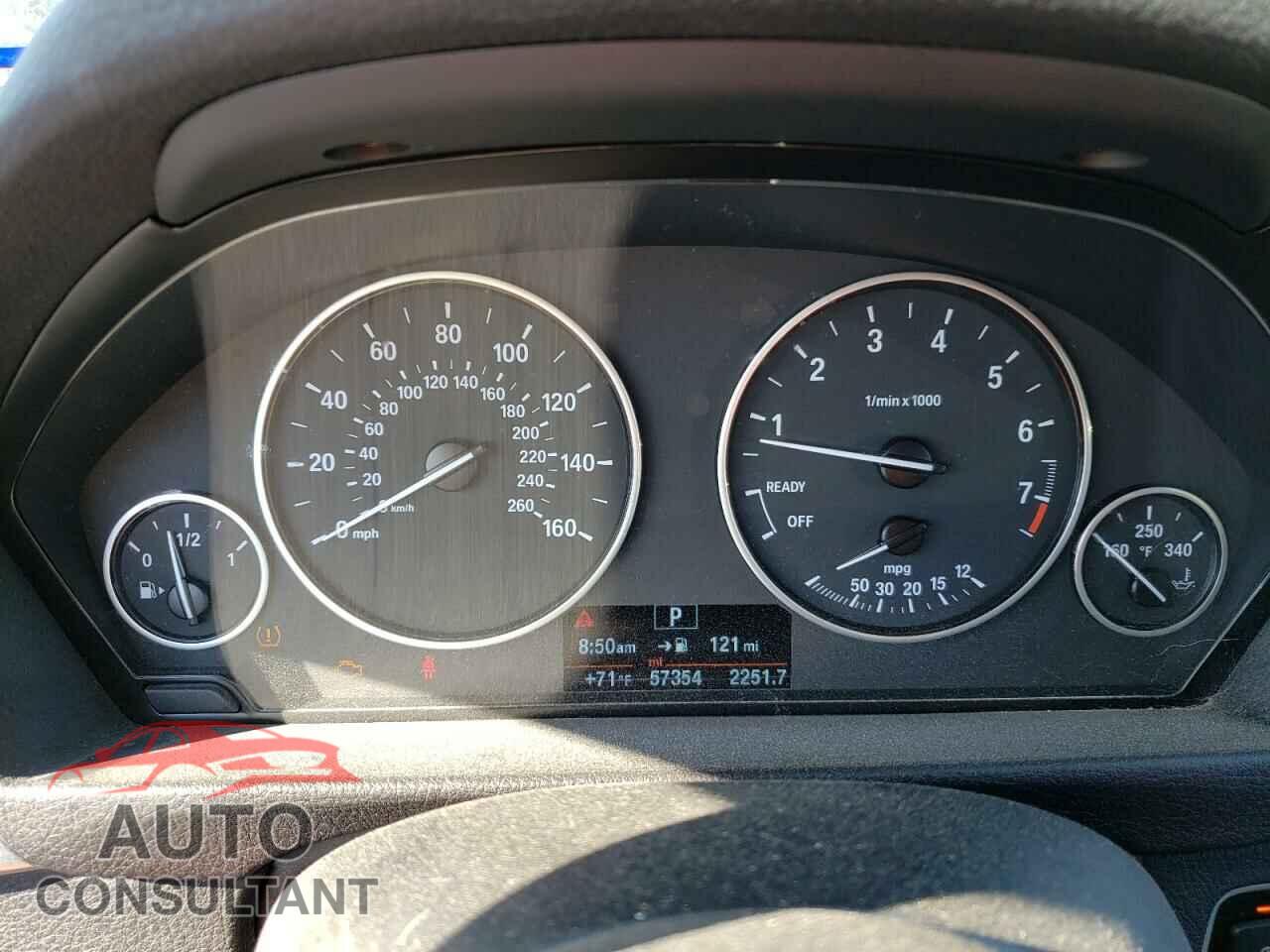 BMW 3 SERIES 2016 - WBA8E1G59GNU11628