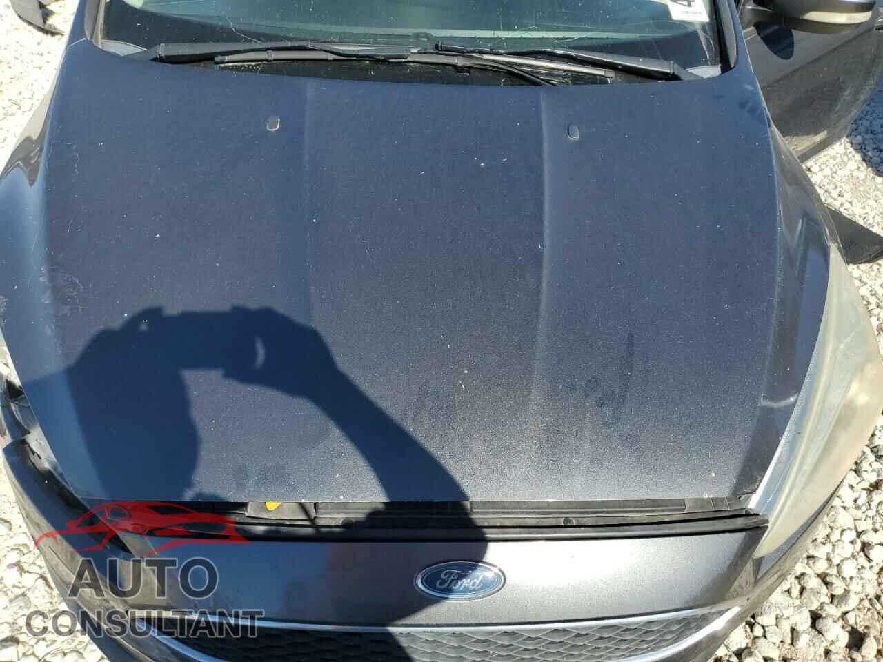FORD FOCUS 2017 - 1FADP3F22HL247138