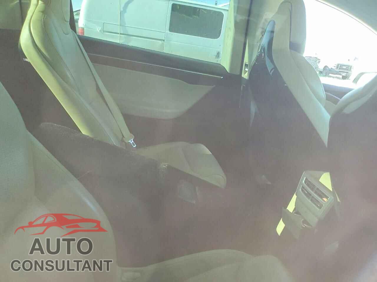 TESLA MODEL X 2016 - 5YJXCBE25GF023765