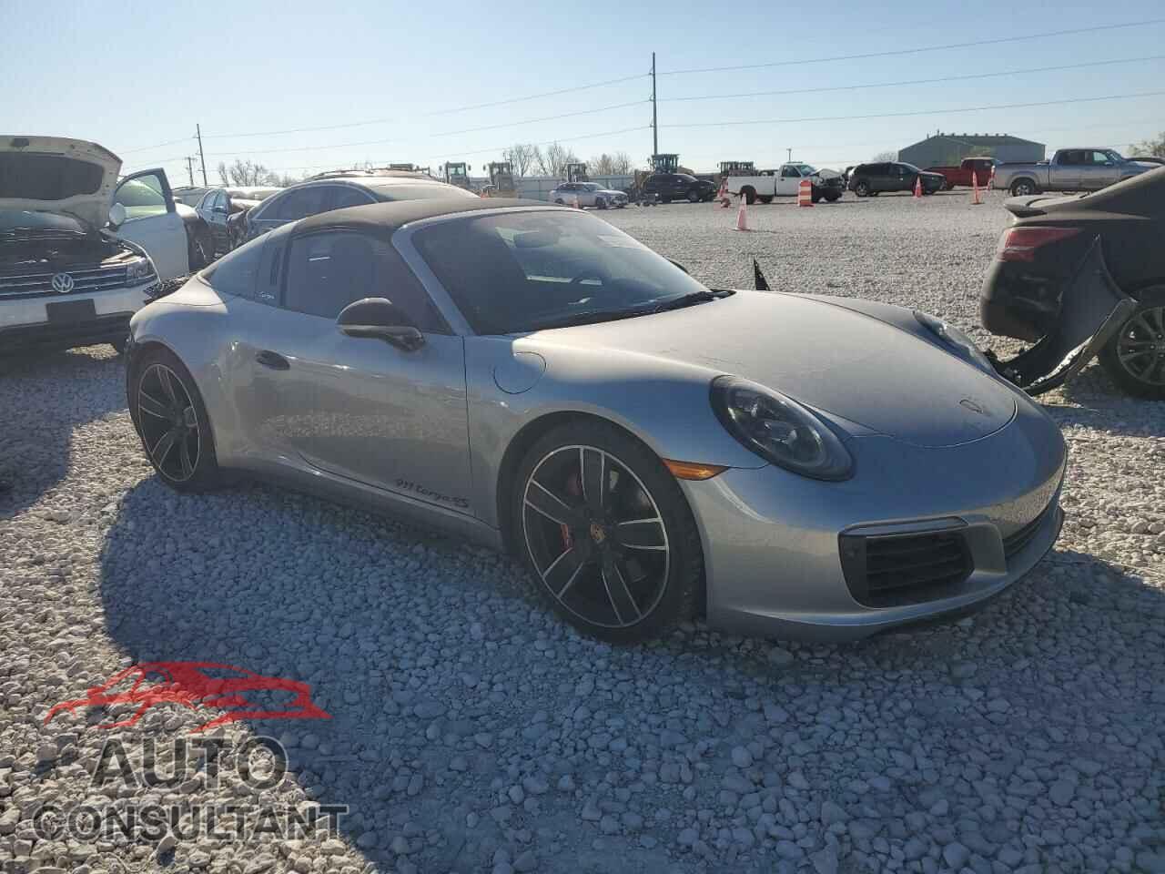 PORSCHE 911 2018 - WP0BB2A95JS135038