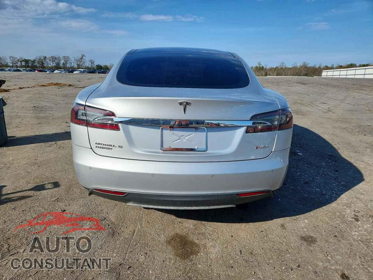 TESLA MODEL S 2014 - 5YJSA1H15EFP40113