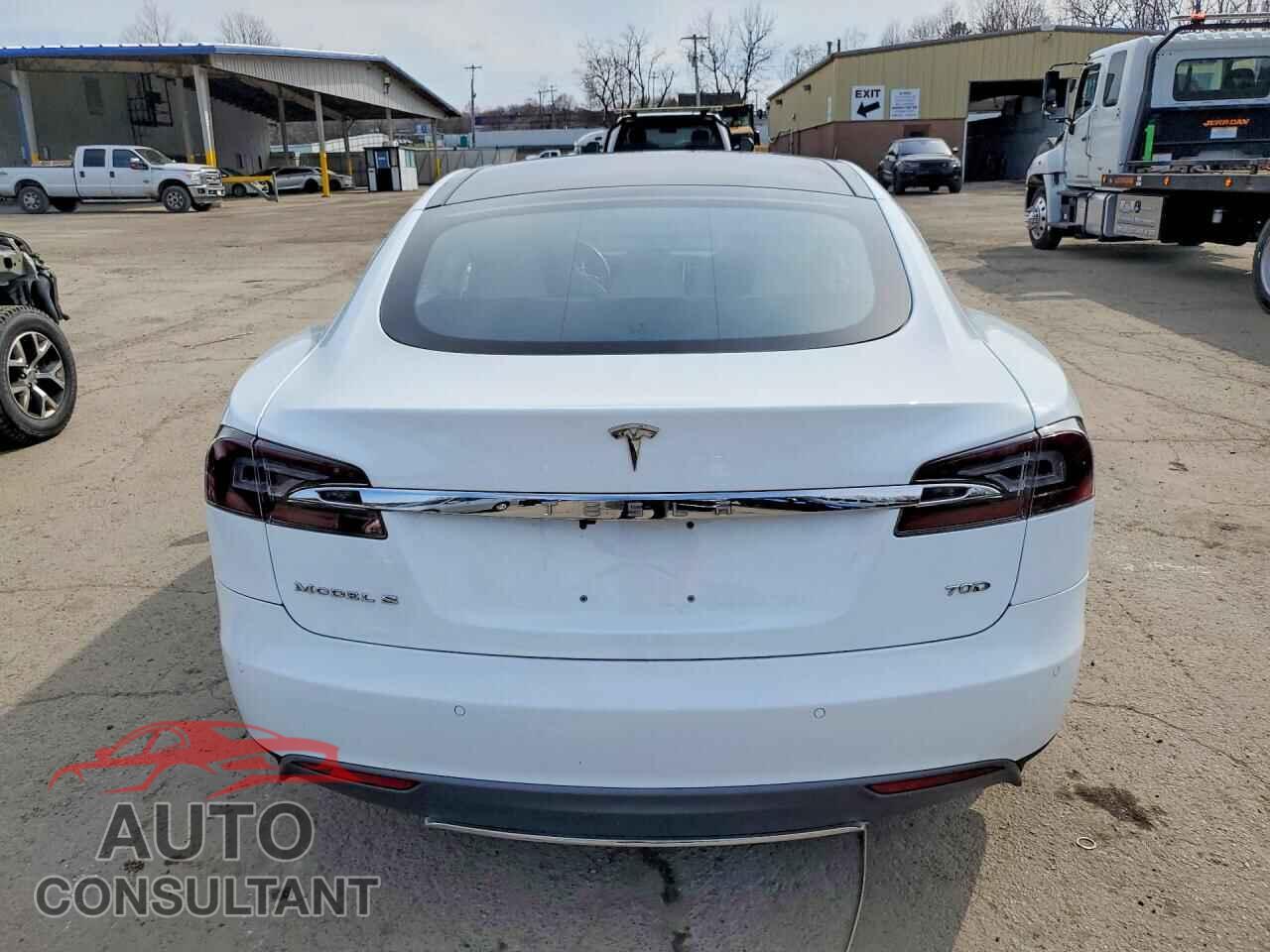 TESLA MODEL S 2015 - 5YJSA1E22FF104814