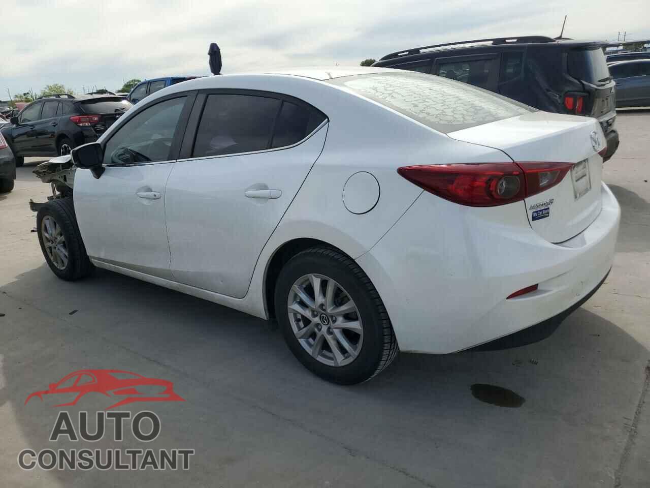 MAZDA 3 2018 - 3MZBN1U72JM168399
