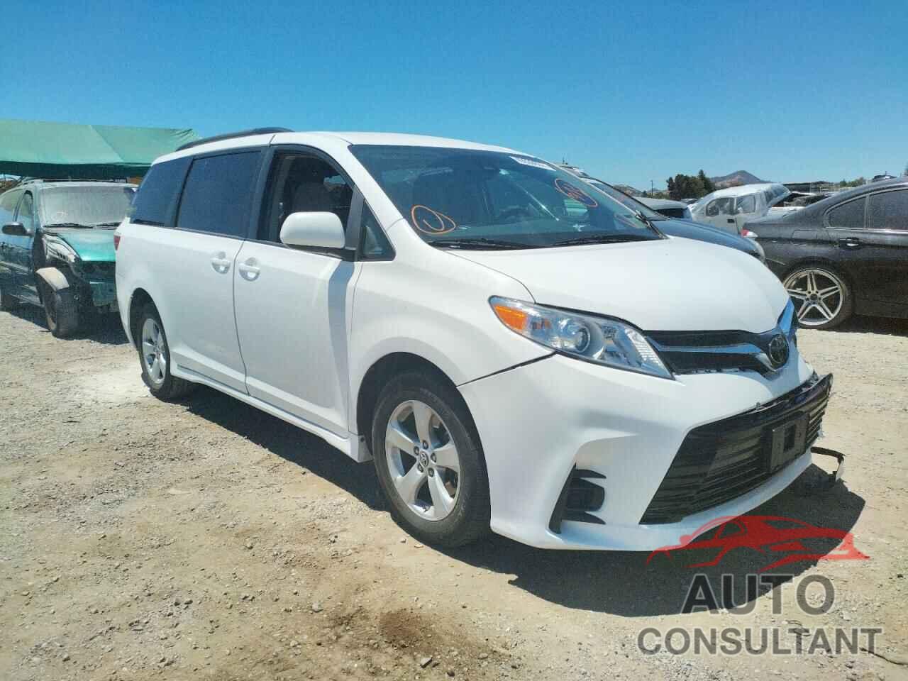 TOYOTA SIENNA 2018 - 5TDKZ3DC9JS940445