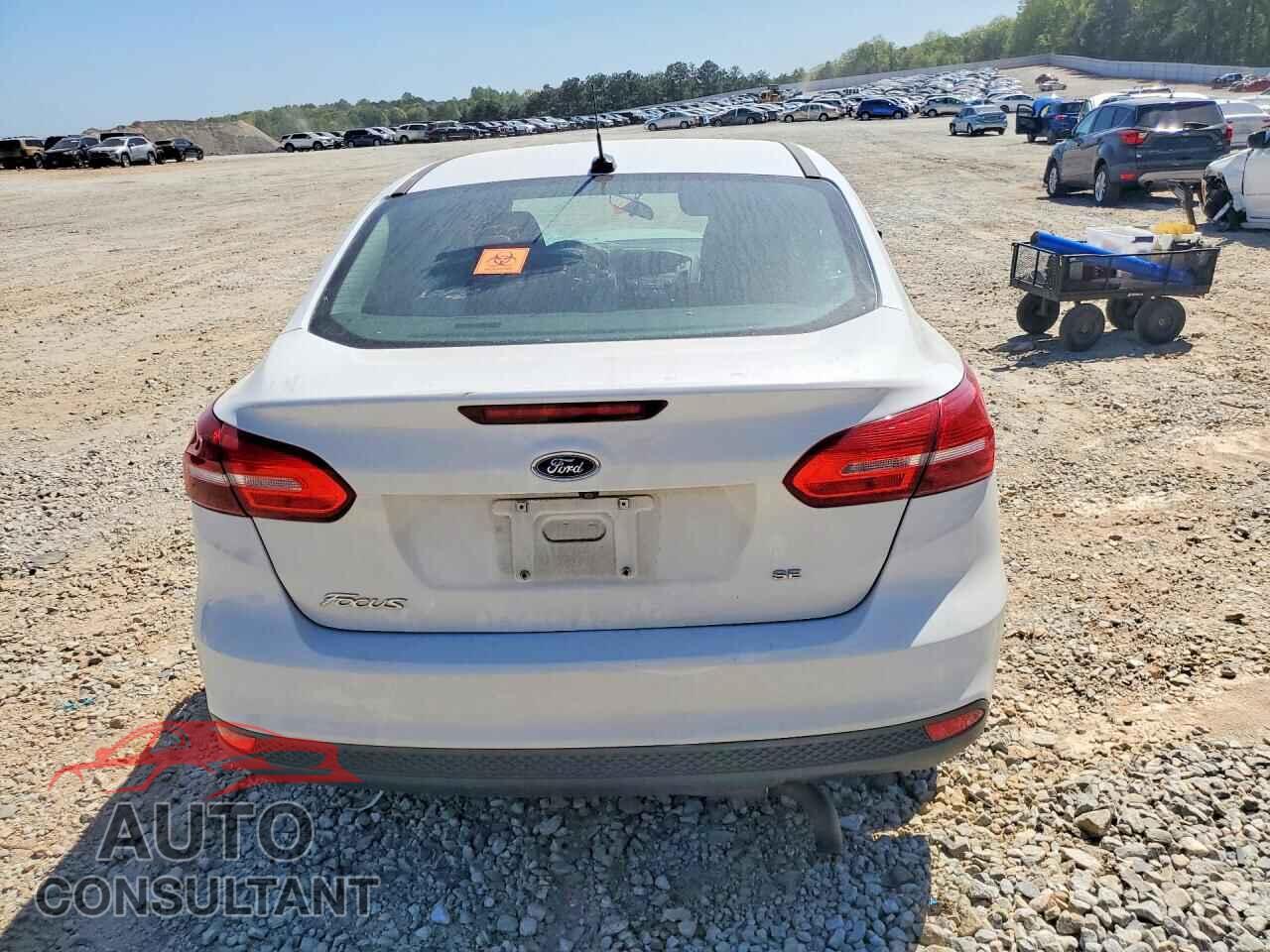 FORD FOCUS 2018 - 1FADP3F28JL284426