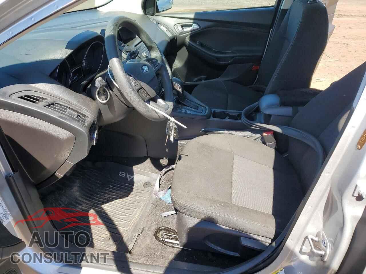 FORD FOCUS 2017 - 1FADP3K22HL286754