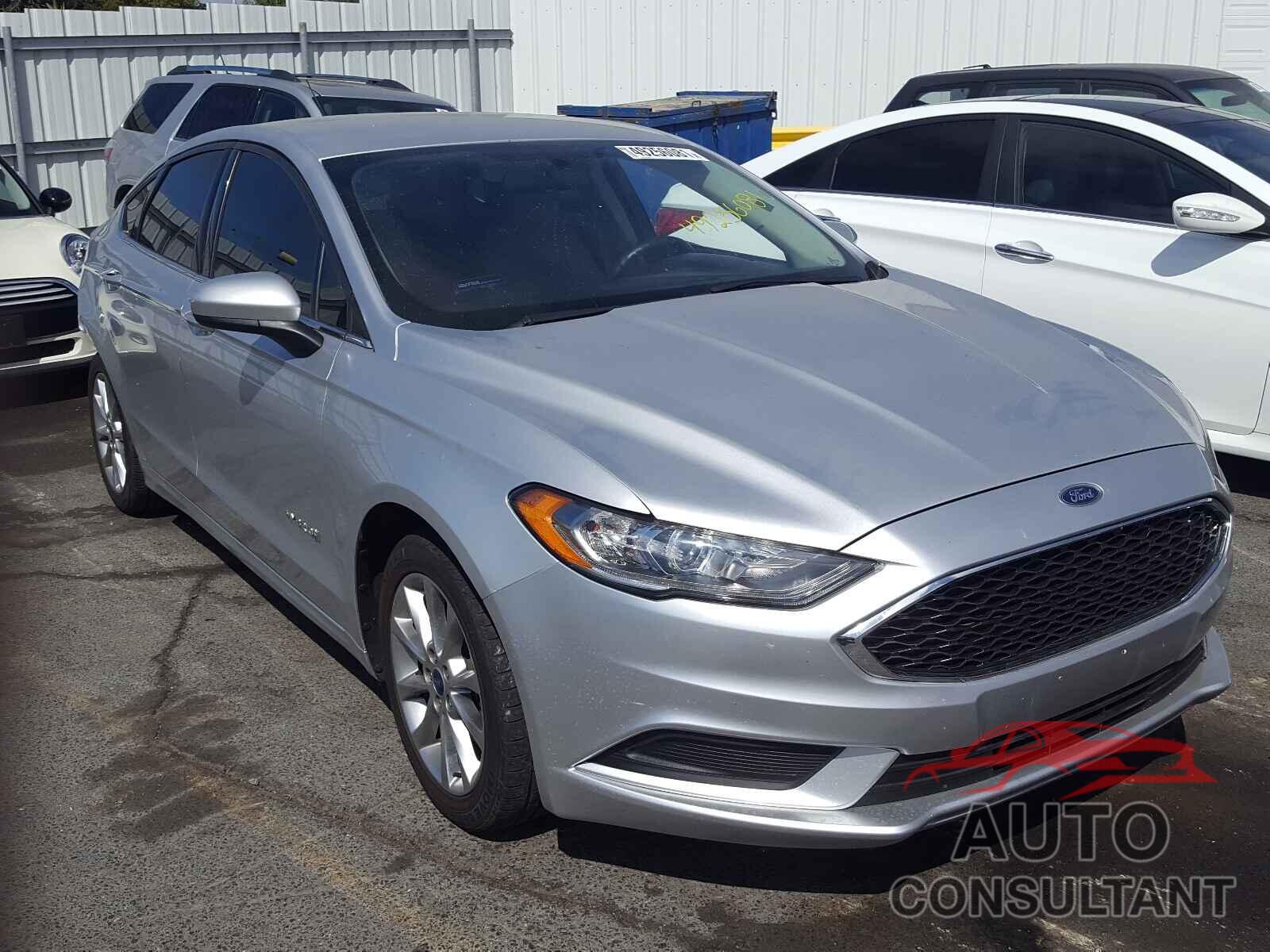 FORD FUSION 2017 - 3FA6P0LU5HR208123