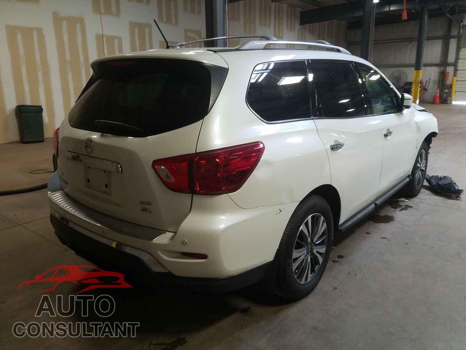 NISSAN PATHFINDER 2017 - 5N1DR2MM5HC619005