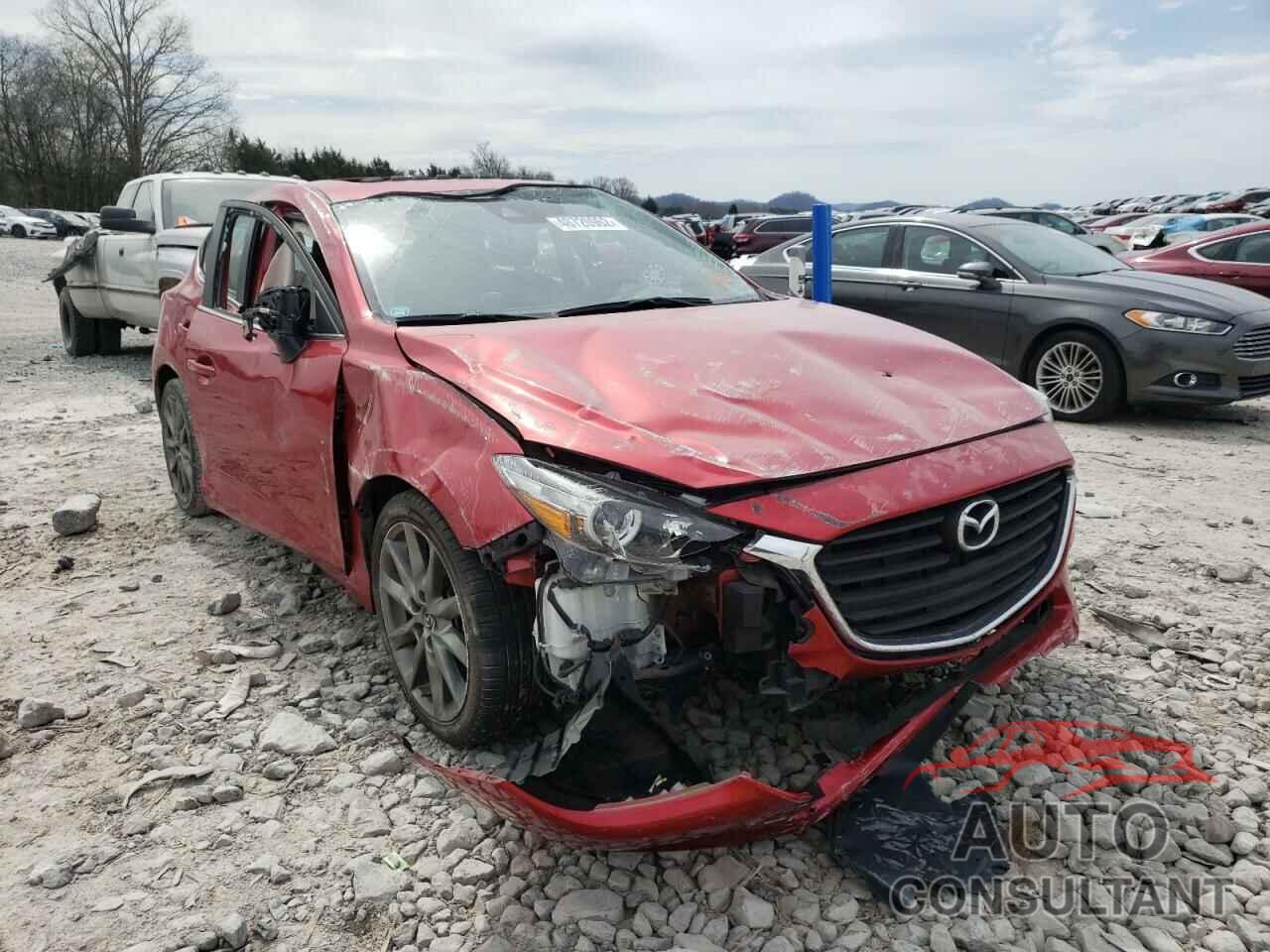 MAZDA 3 2018 - 3MZBN1L3XJM236642