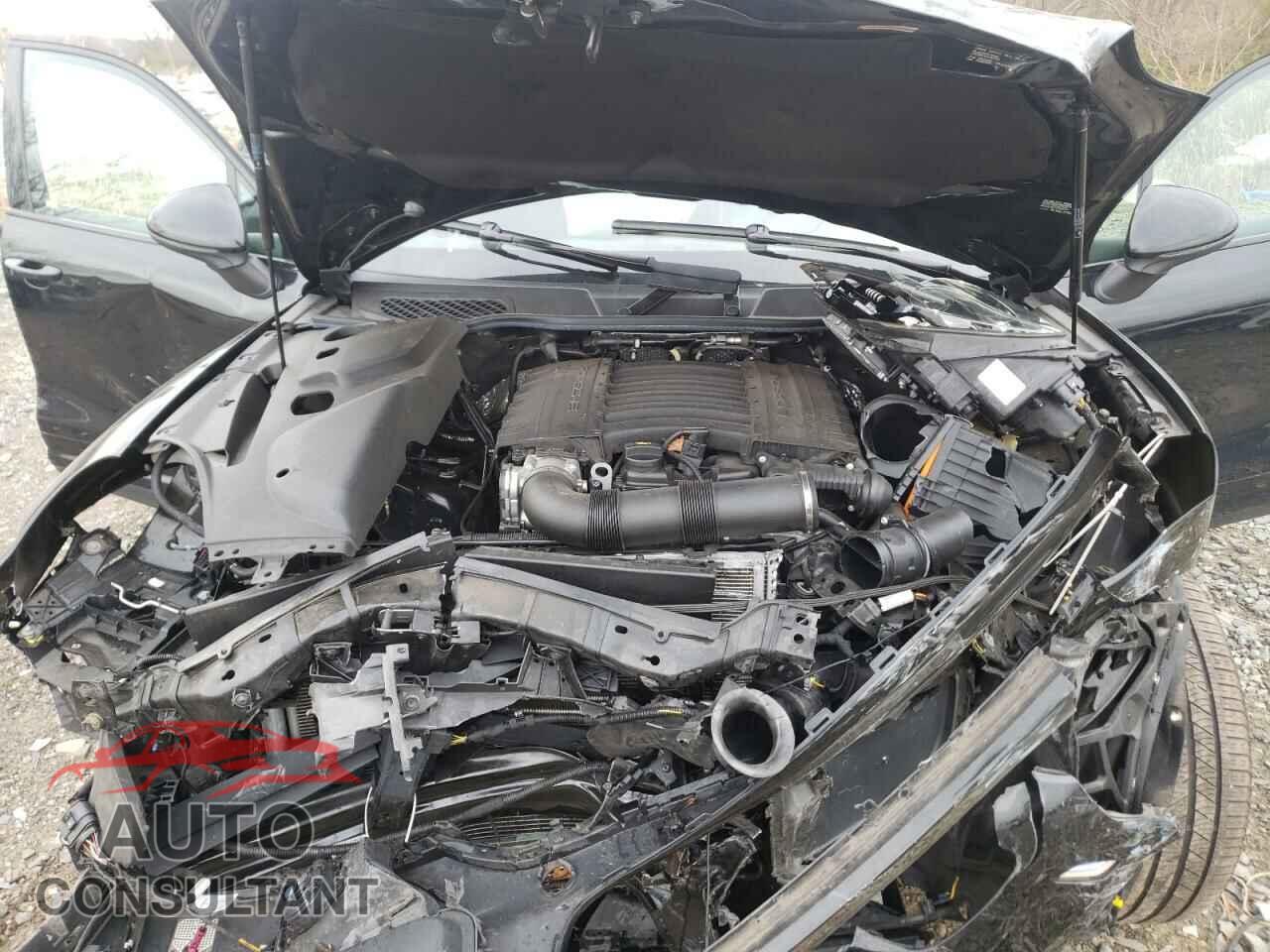 PORSCHE CAYENNE 2017 - WP1AA2A25HKA92105