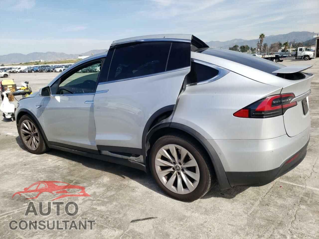 TESLA MODEL X 2016 - 5YJXCBE21GF005778