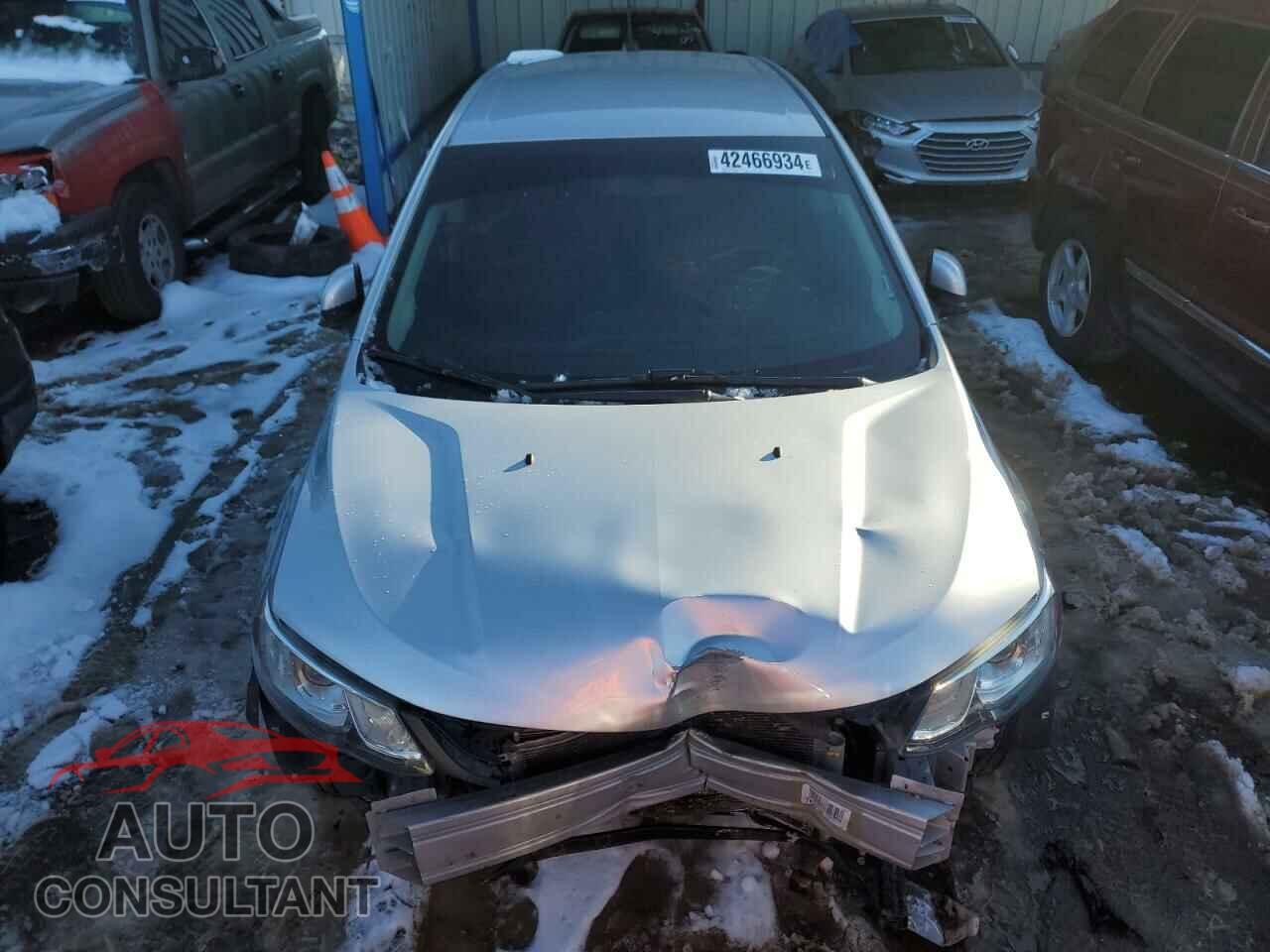 CHEVROLET SONIC 2017 - 1G1JD6SG9H4155357