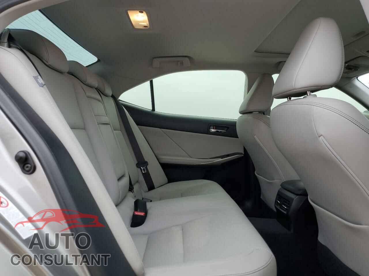 LEXUS IS 2015 - JTHBF1D27F5058741