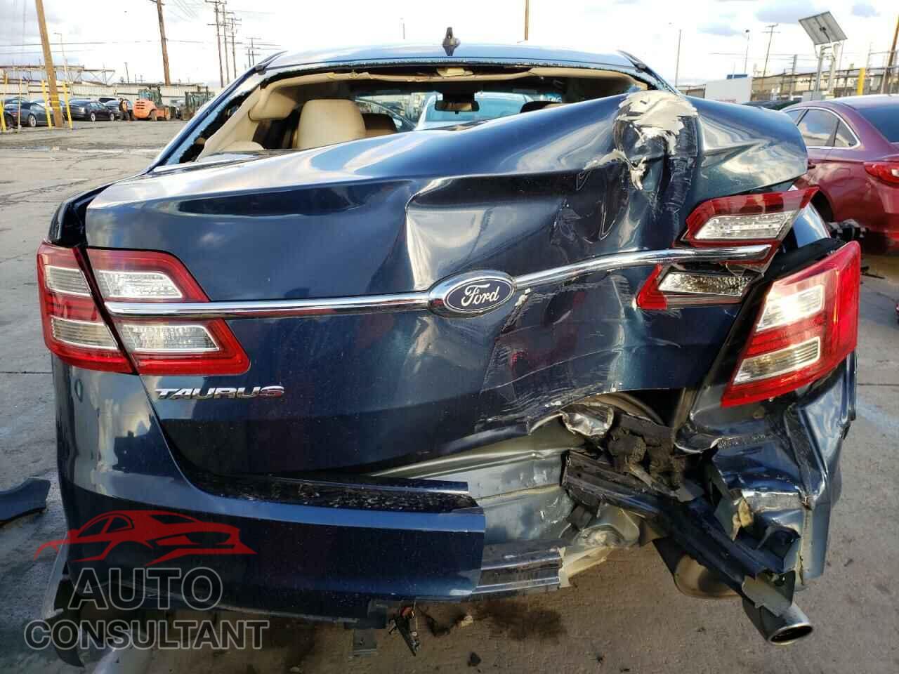 FORD TAURUS 2017 - 1FAHP2D85HG110884