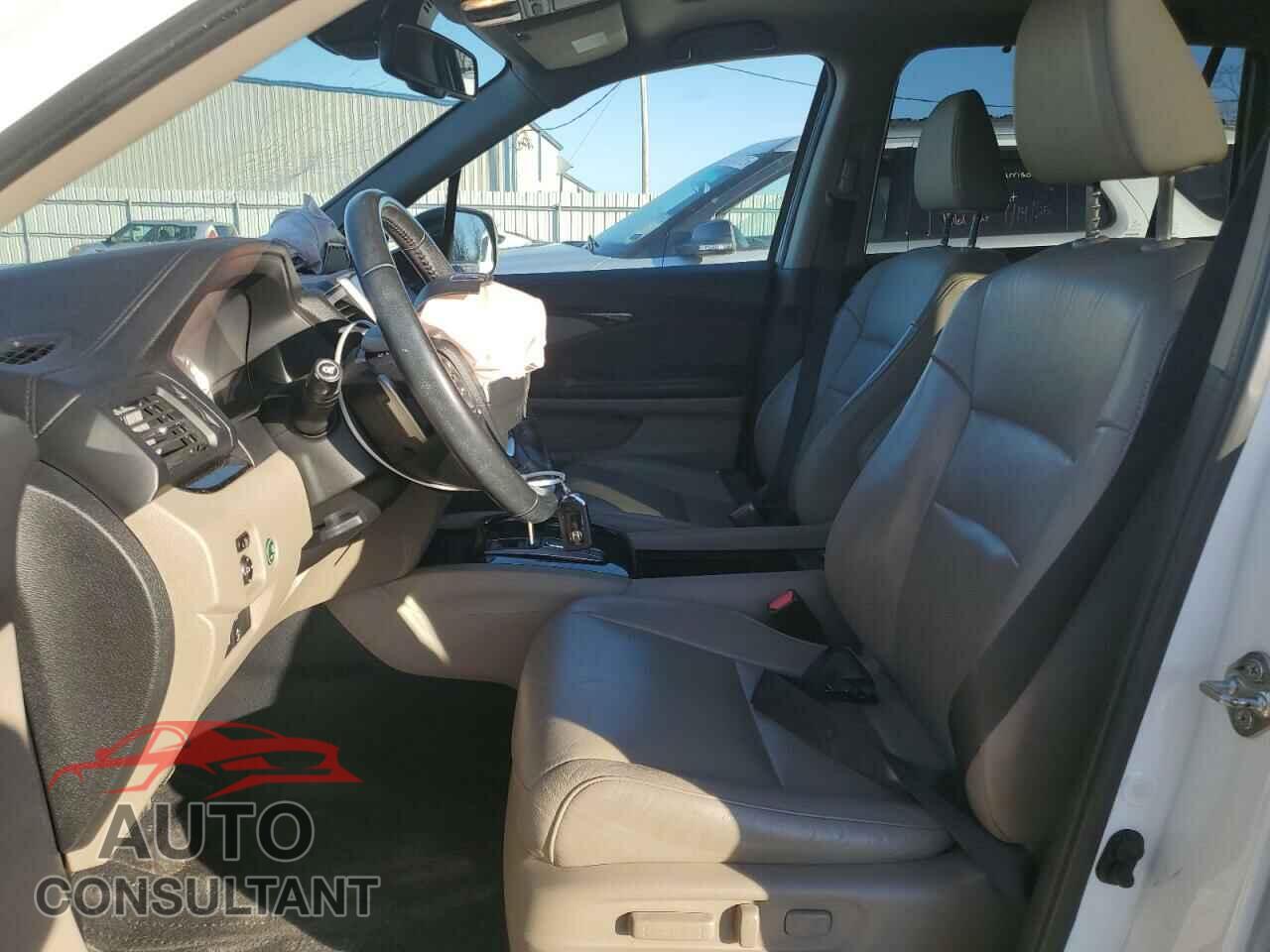HONDA PILOT 2016 - 5FNYF6H97GB125984
