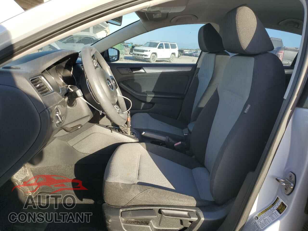 VOLKSWAGEN JETTA 2017 - 3VW2B7AJ9HM252676