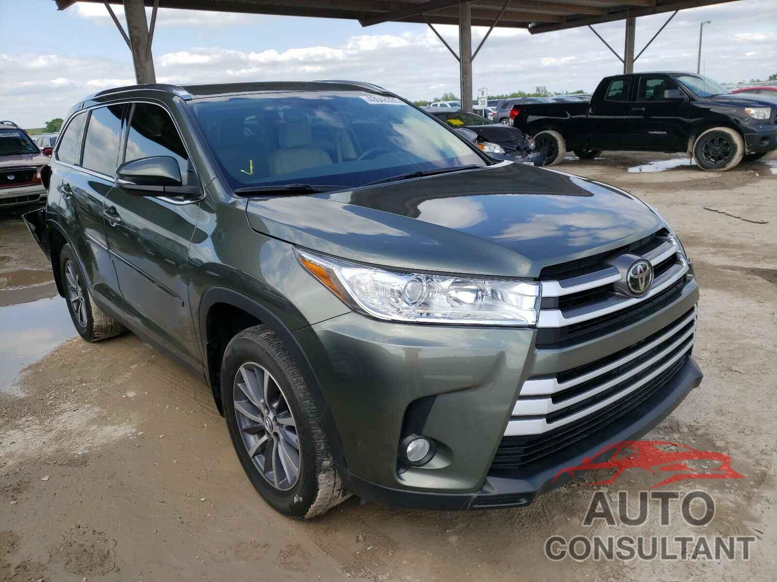 TOYOTA HIGHLANDER 2019 - 5TDJZRFH3KS926842