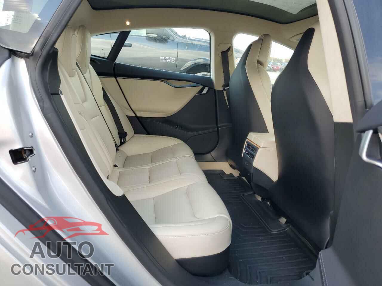 TESLA MODEL S 2018 - 5YJSA1E28JF262521