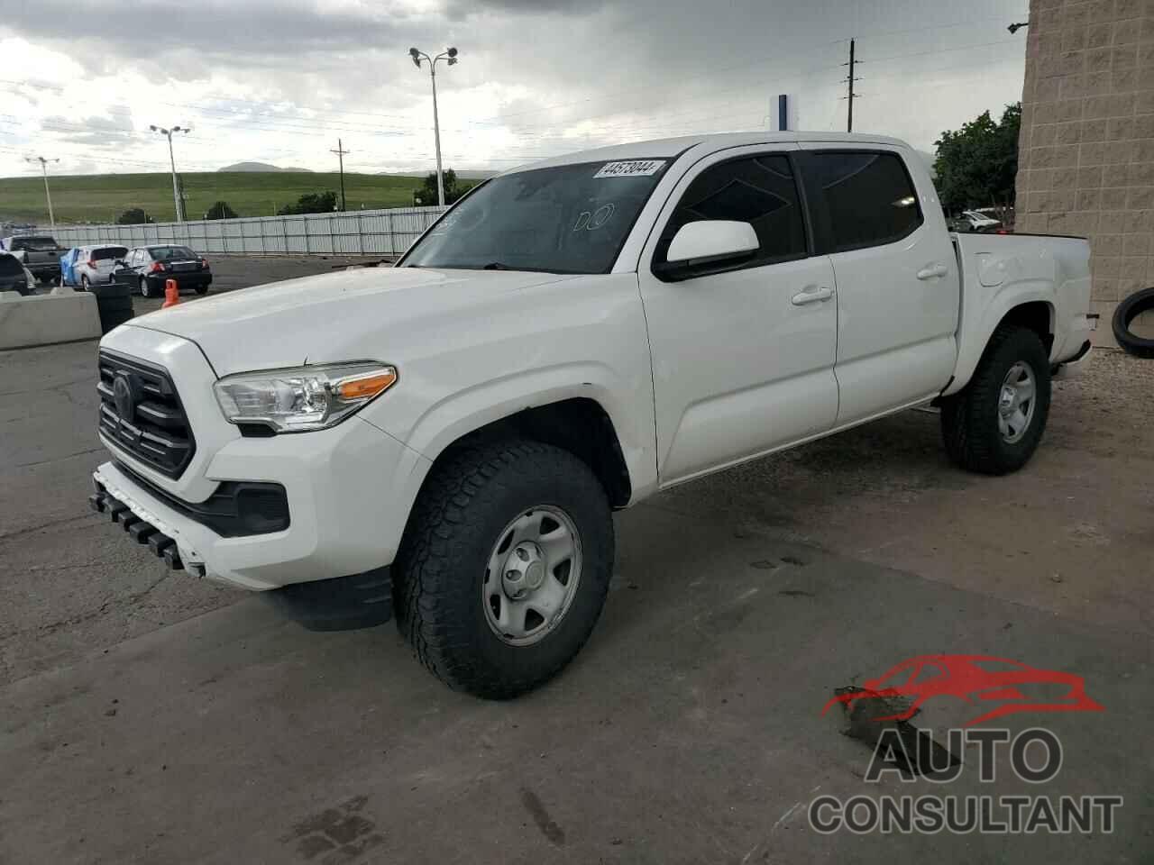 TOYOTA TACOMA 2018 - 5TFCZ5AN2JX145205