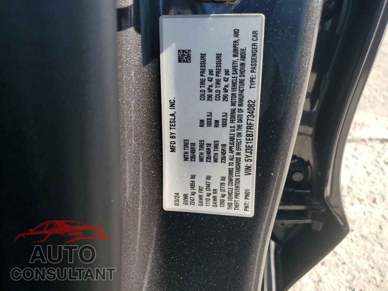TESLA MODEL 3 2024 - 5YJ3E1EB7RF734082