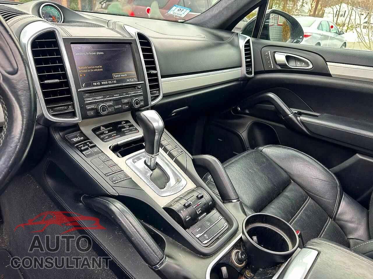 PORSCHE CAYENNE 2015 - WP1AC2A20FLA80560