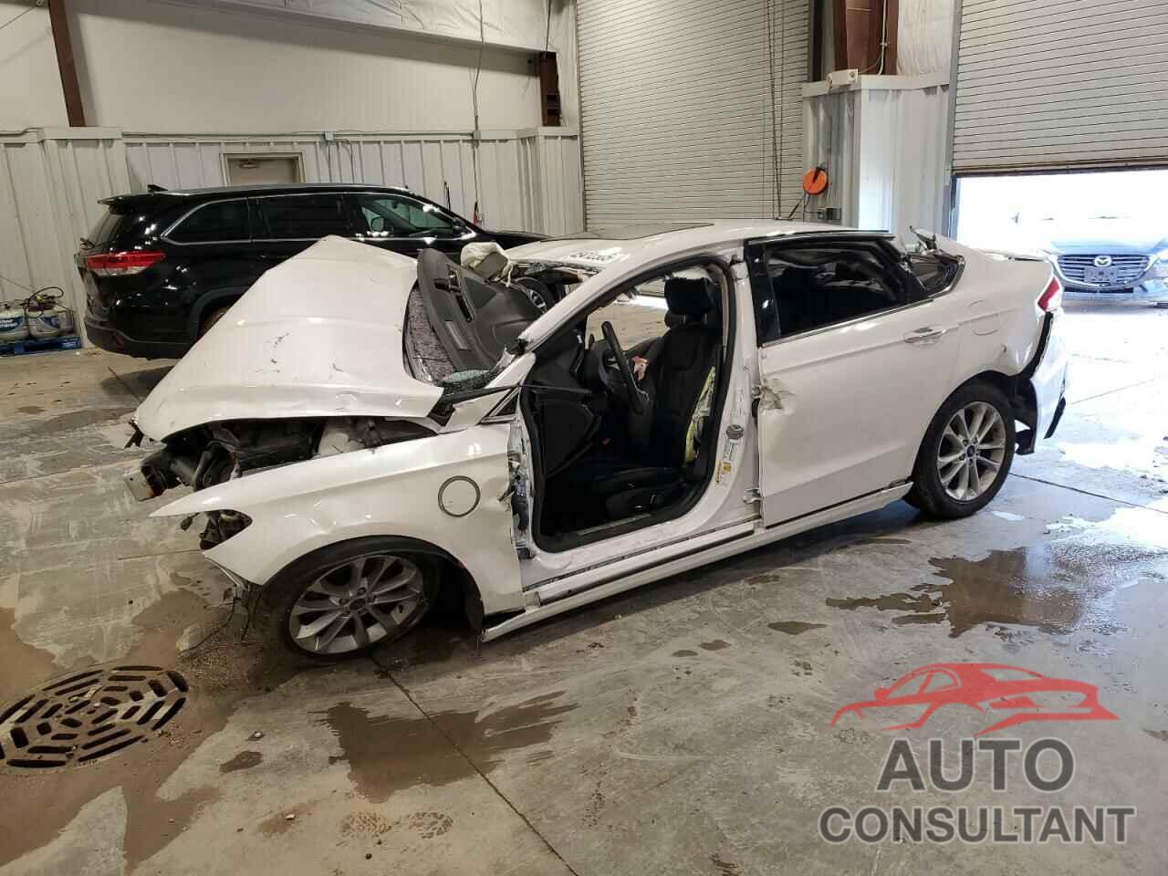 FORD FUSION 2019 - 3FA6P0SU0KR144226