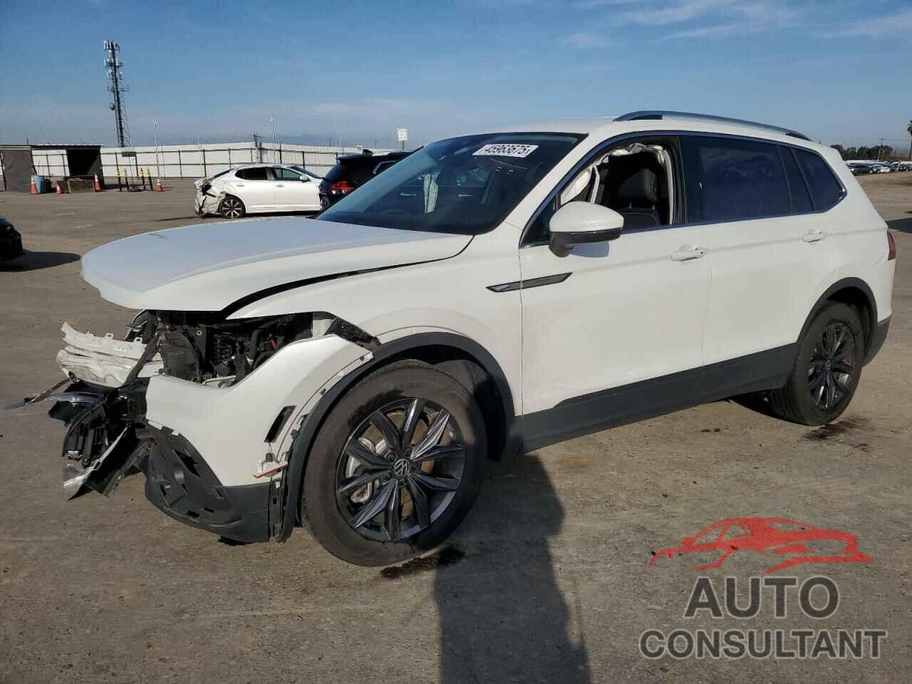 VOLKSWAGEN TIGUAN 2023 - 3VV3B7AX1PM057828