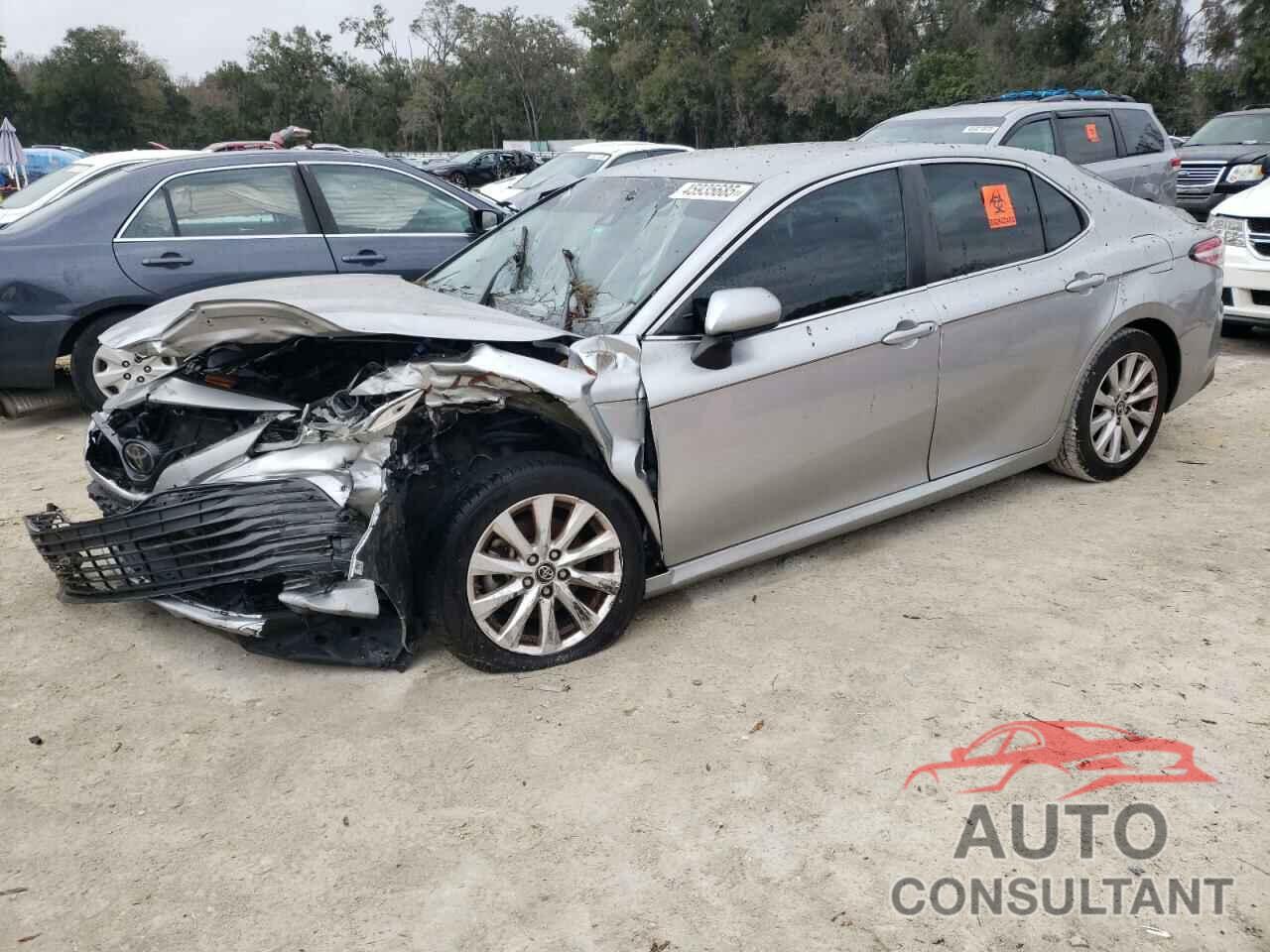 TOYOTA CAMRY 2018 - 4T1B11HK2JU082482