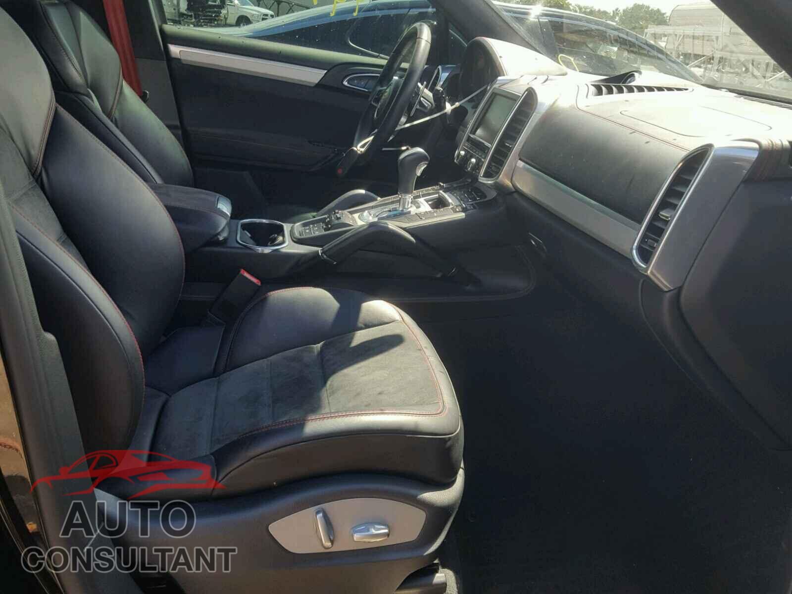 PORSCHE CAYENNE GTS 2016 - WP1AD2A21GLA70425