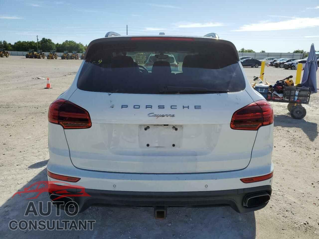 PORSCHE CAYENNE 2017 - WP1AA2A21HKA87810