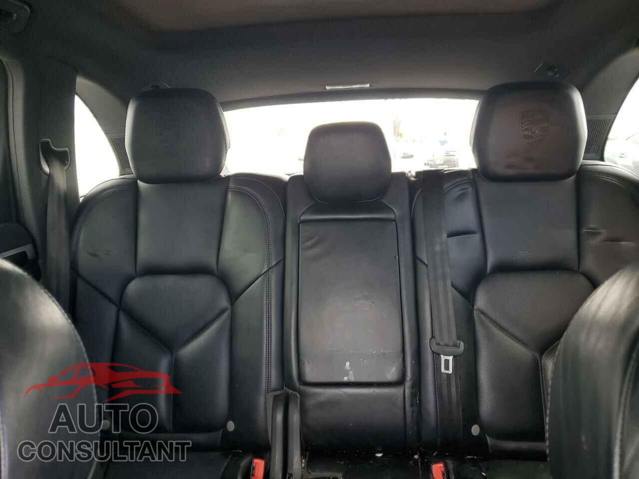 PORSCHE CAYENNE 2017 - WP1AE2A26HLA74128