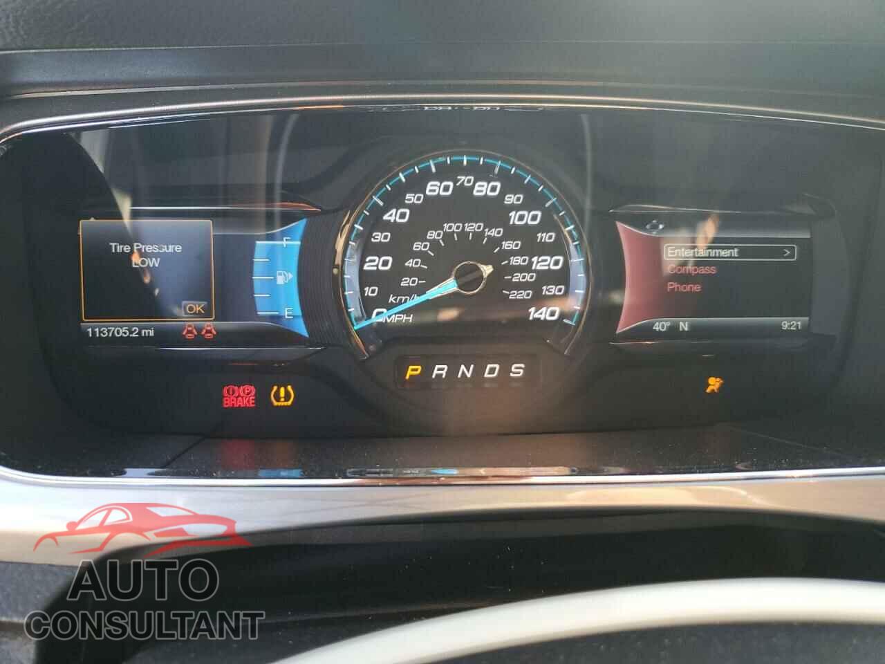 FORD TAURUS 2017 - 1FAHP2E89HG106500