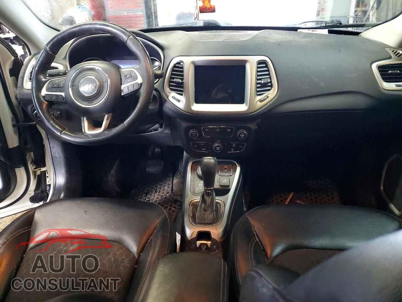JEEP COMPASS 2018 - 3C4NJDBB1JT251364