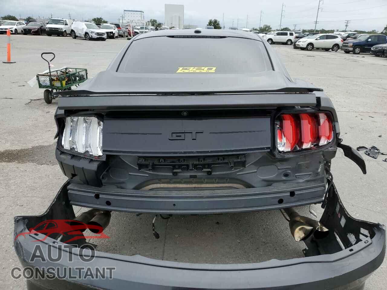FORD MUSTANG 2018 - 1FA6P8CF9J5100726