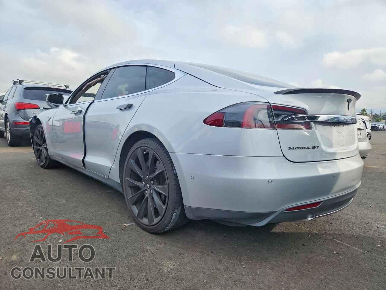 TESLA MODEL S 2015 - 5YJSA1E12FF120003