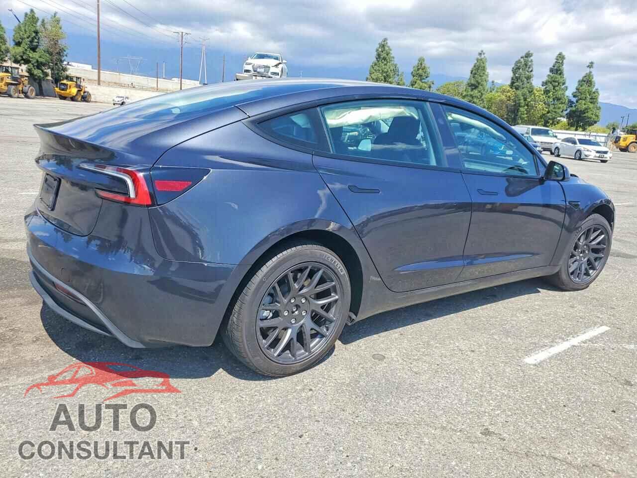 TESLA MODEL 3 2026 - 5YJ3E1EA4TF145621