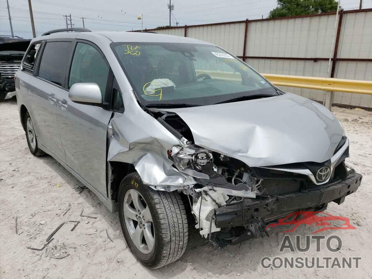 TOYOTA SIENNA 2019 - 5TDKZ3DC7KS009847