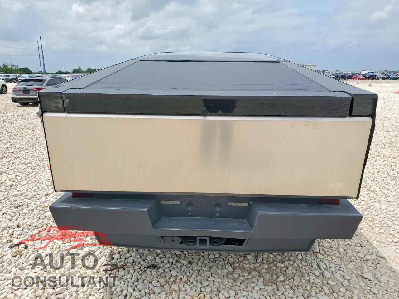 TESLA CYBERTRUCK 2024 - 7G2CEHEE7RA019624