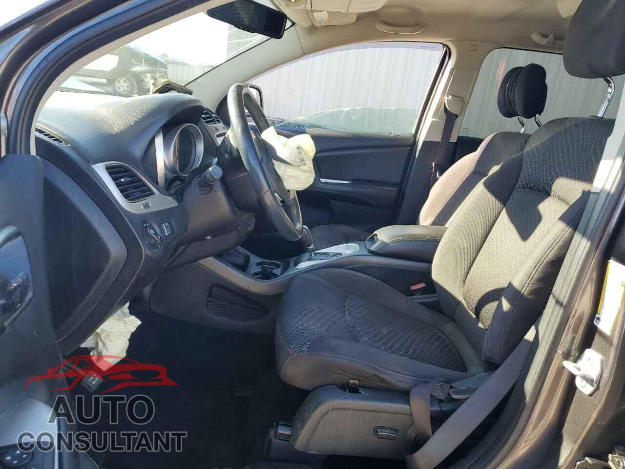 DODGE JOURNEY 2015 - 3C4PDCBB4FT708542