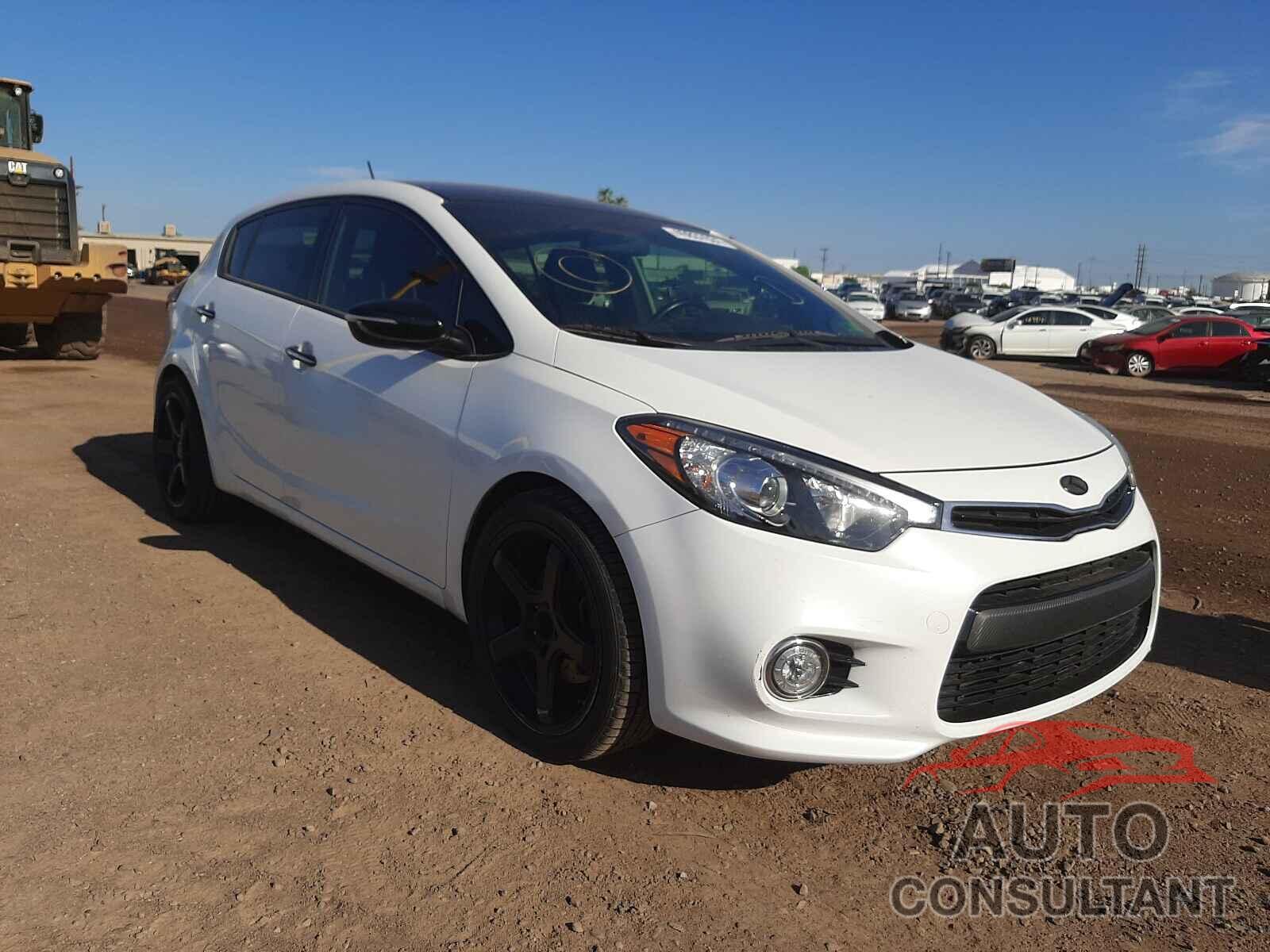 KIA FORTE 2016 - KNAFZ5A32G5561199