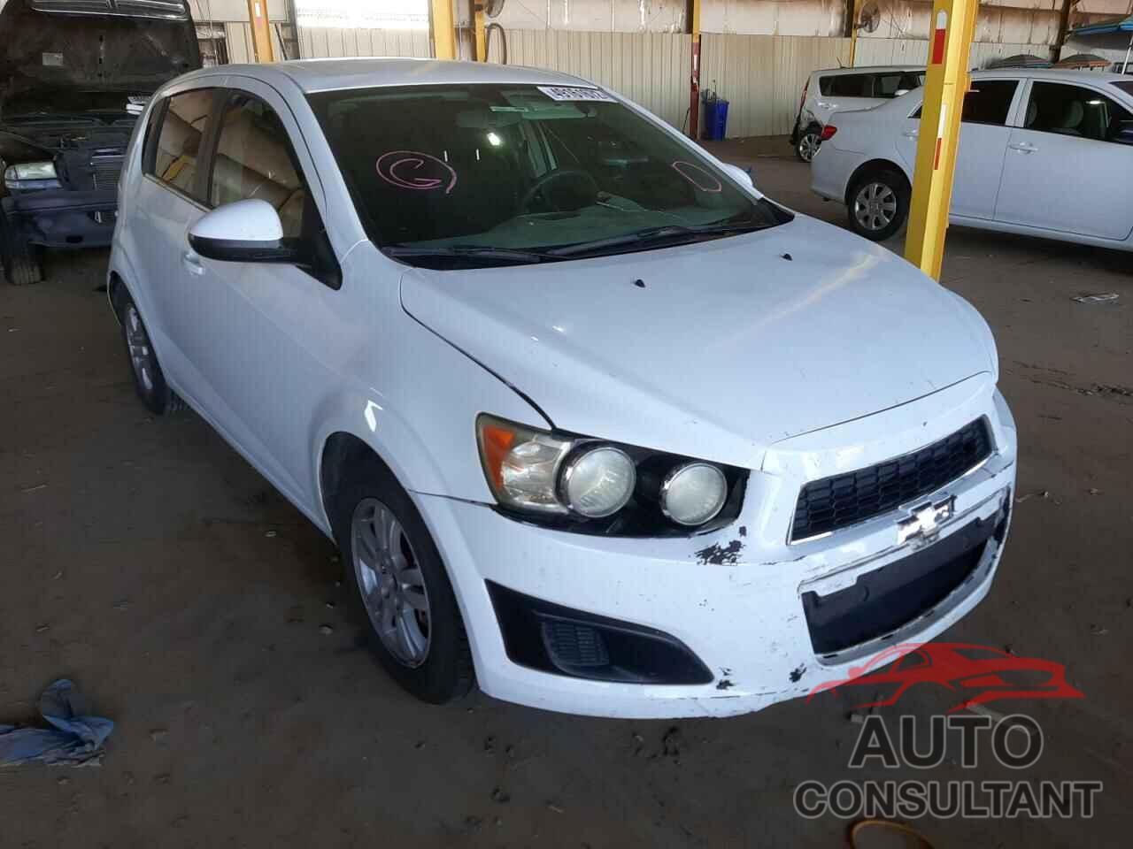 CHEVROLET SONIC 2016 - 1G1JC6SH9G4184870