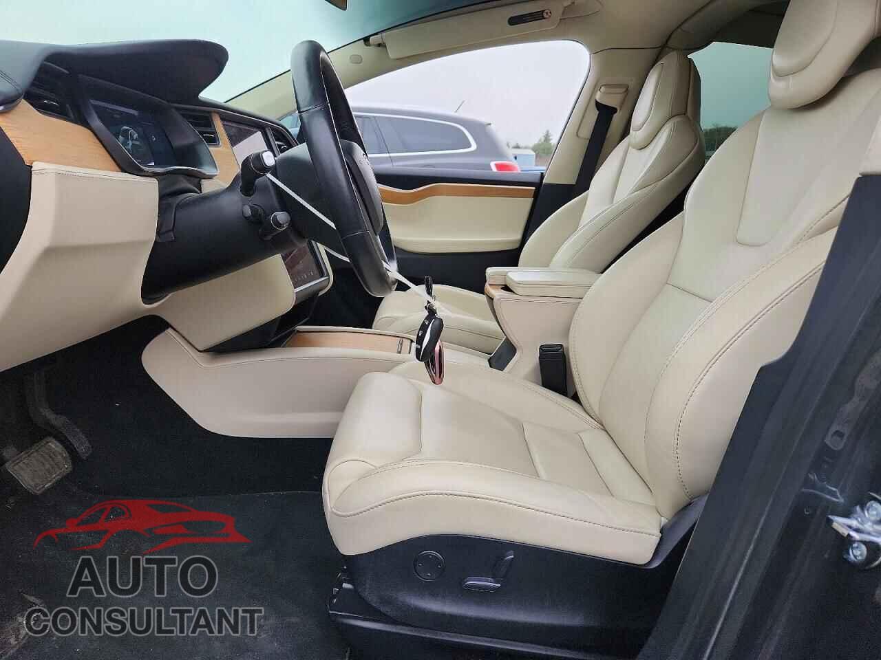 TESLA MODEL X 2018 - 5YJXCBE25JF101694