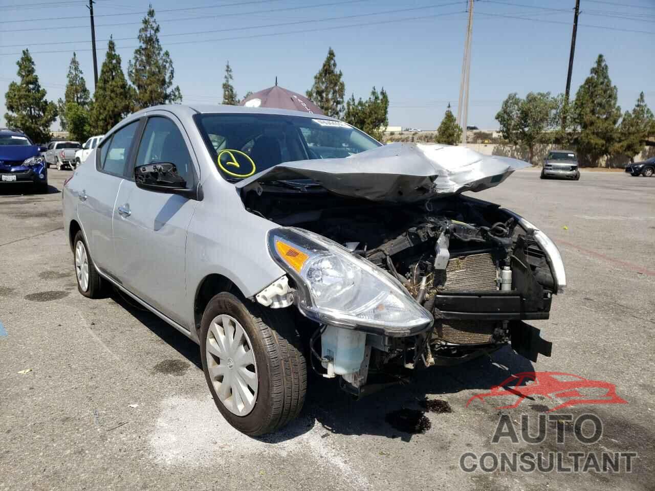 NISSAN VERSA 2018 - 3N1CN7AP2JK440253