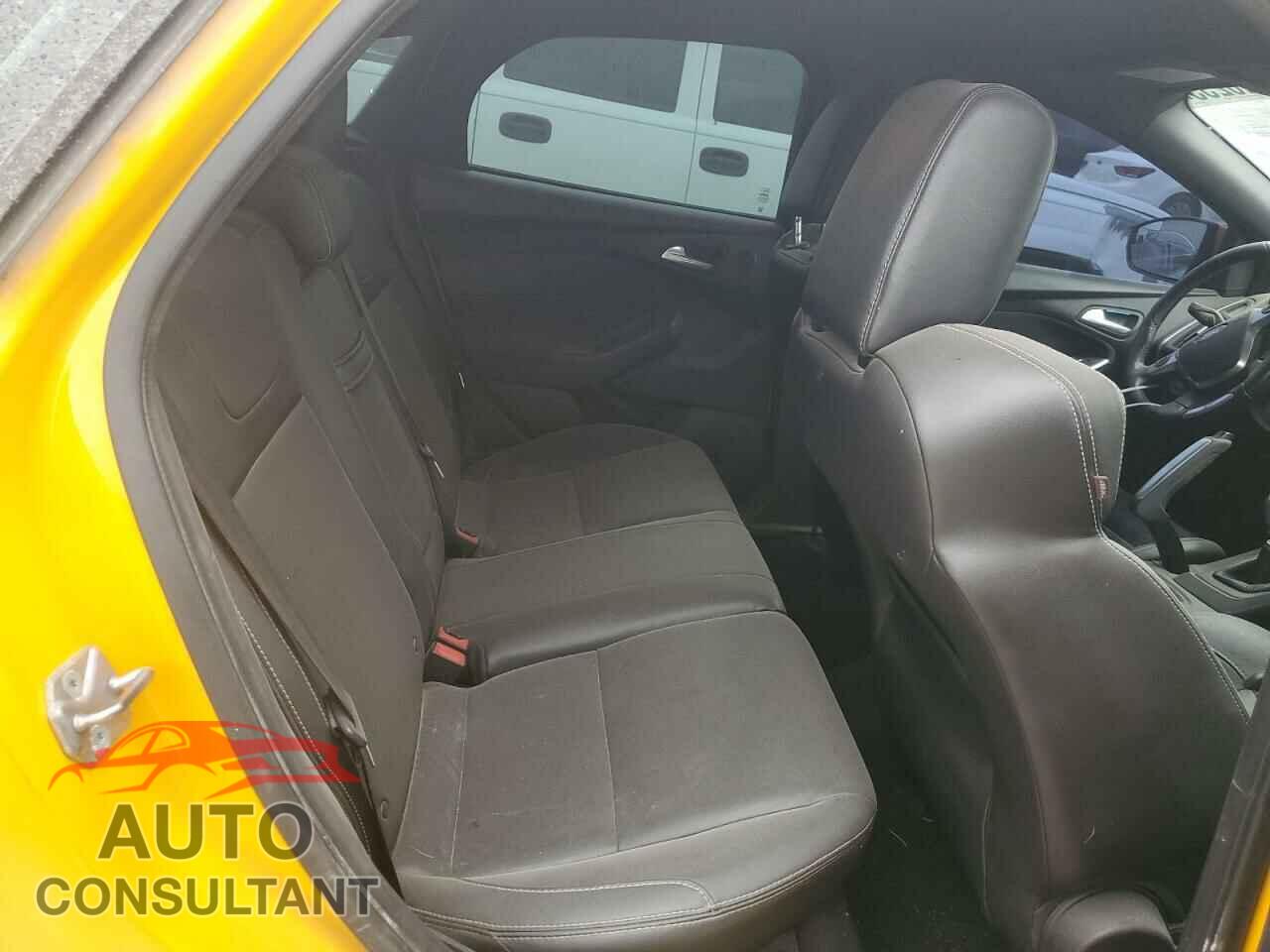 FORD FOCUS 2013 - 1FADP3L99DL100178