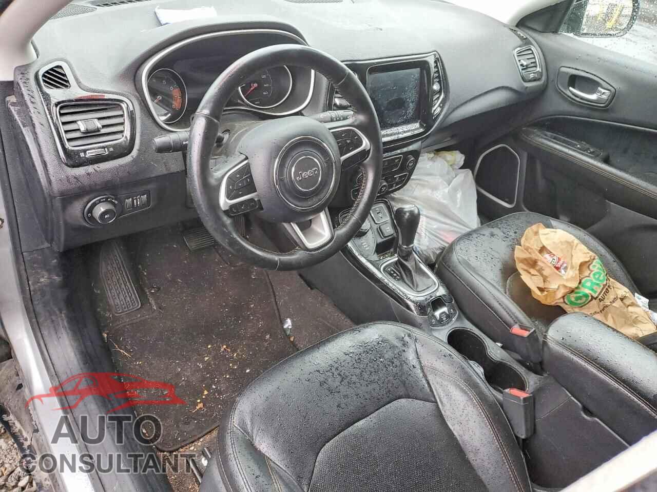 JEEP COMPASS 2018 - 3C4NJDCB0JT329051