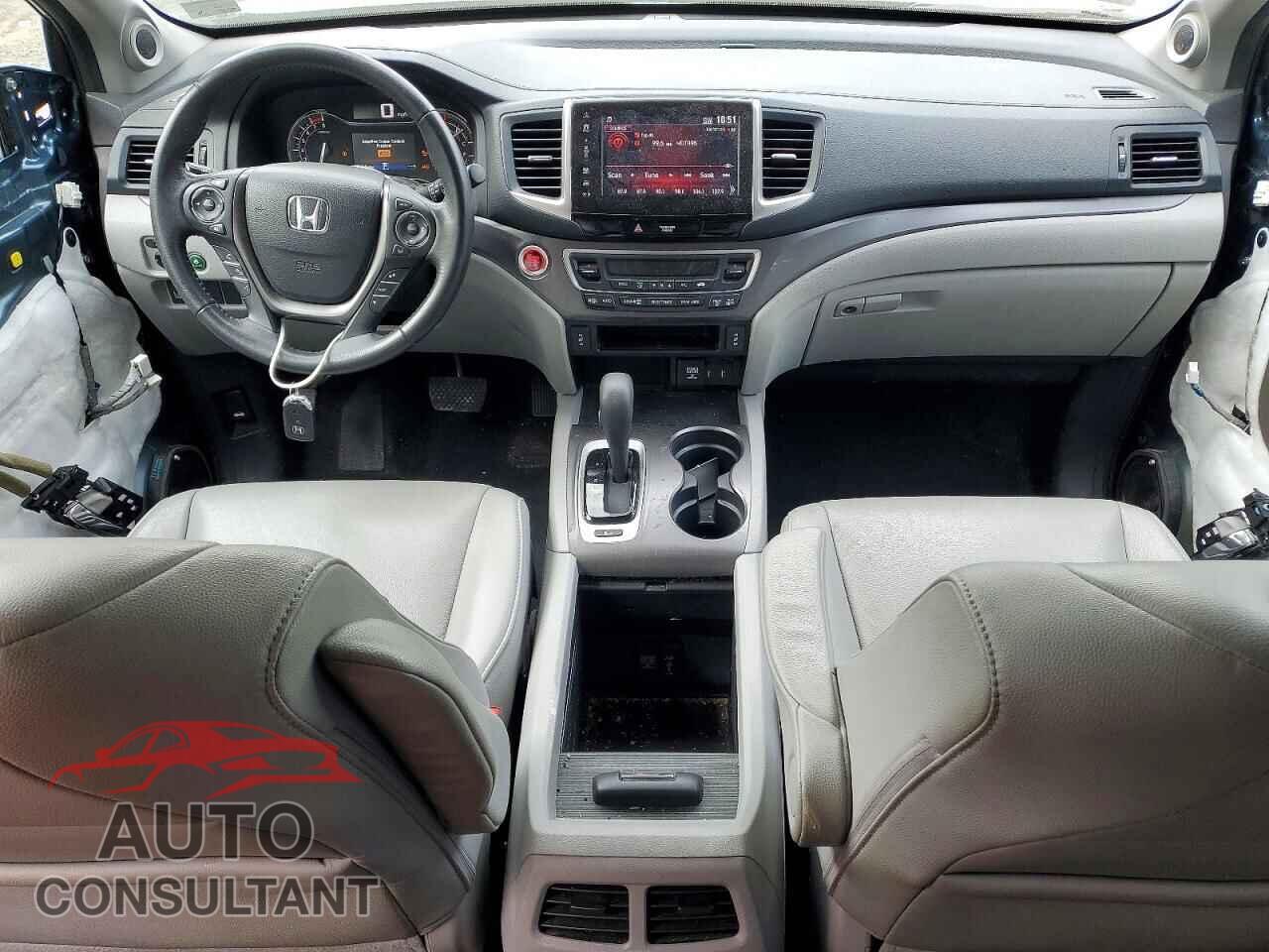 HONDA PILOT 2017 - 5FNYF6H61HB072139
