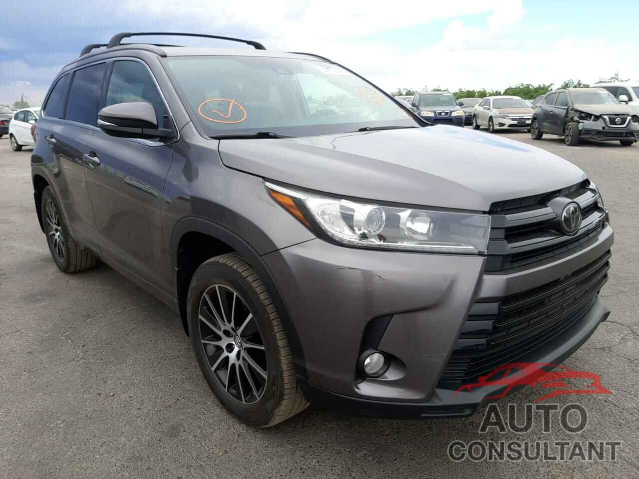 TOYOTA HIGHLANDER 2018 - 5TDJZRFH2JS529489