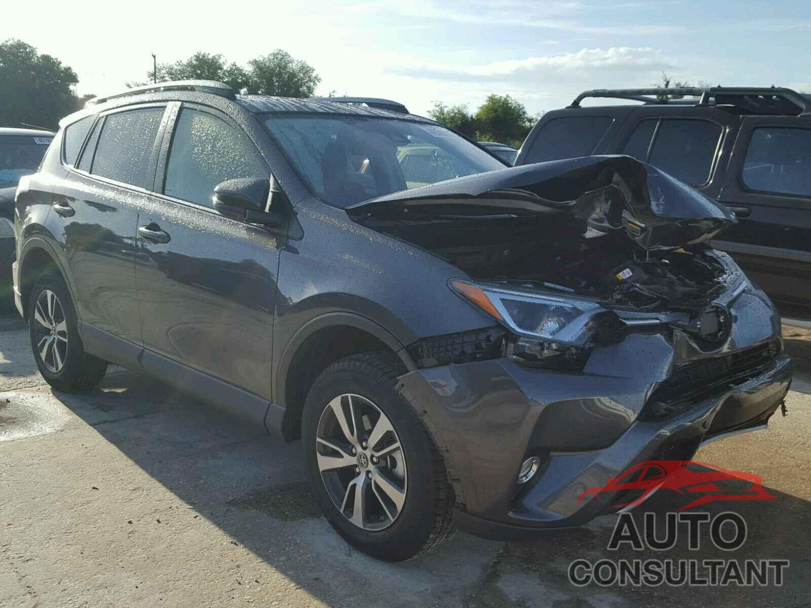 TOYOTA RAV4 XLE 2018 - JTMWFREV7JJ185452